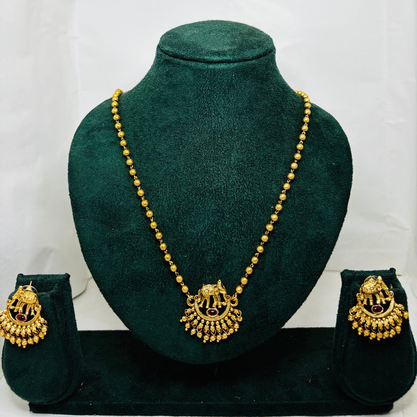 Elephant pendant set