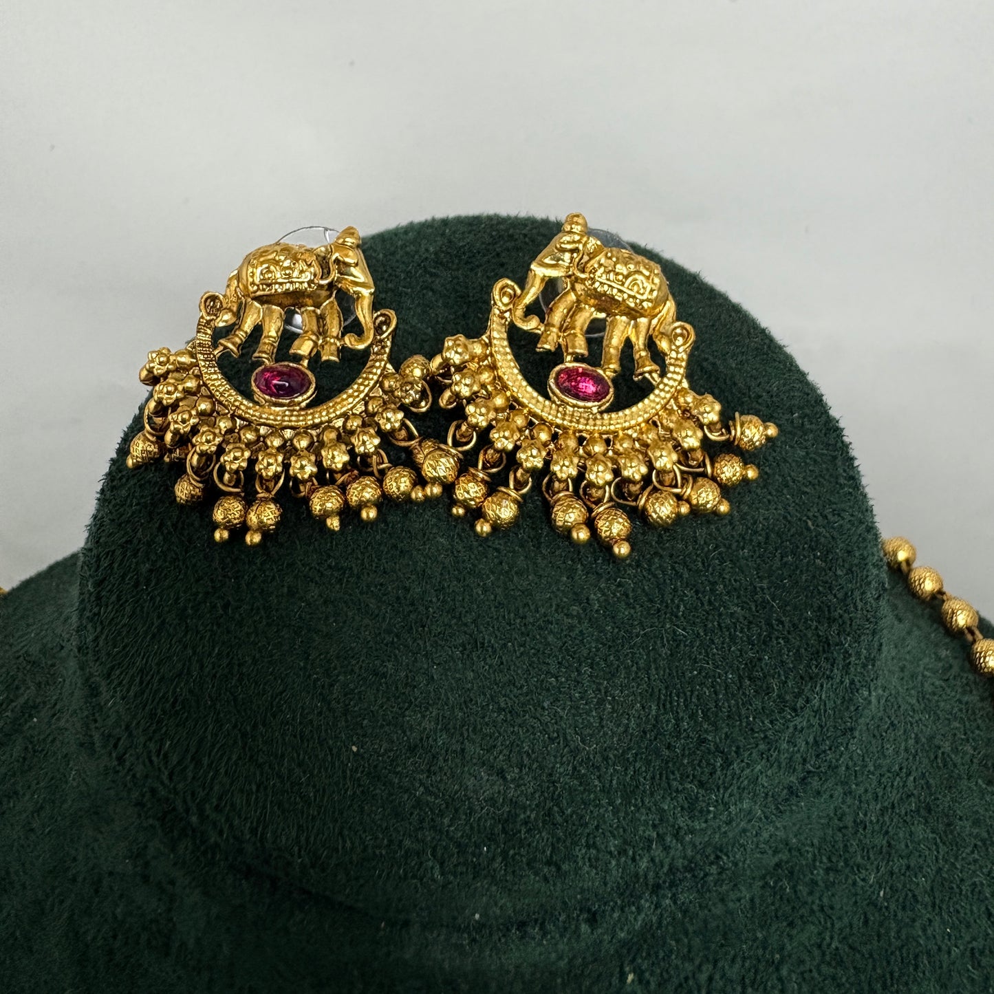 Elephant pendant set