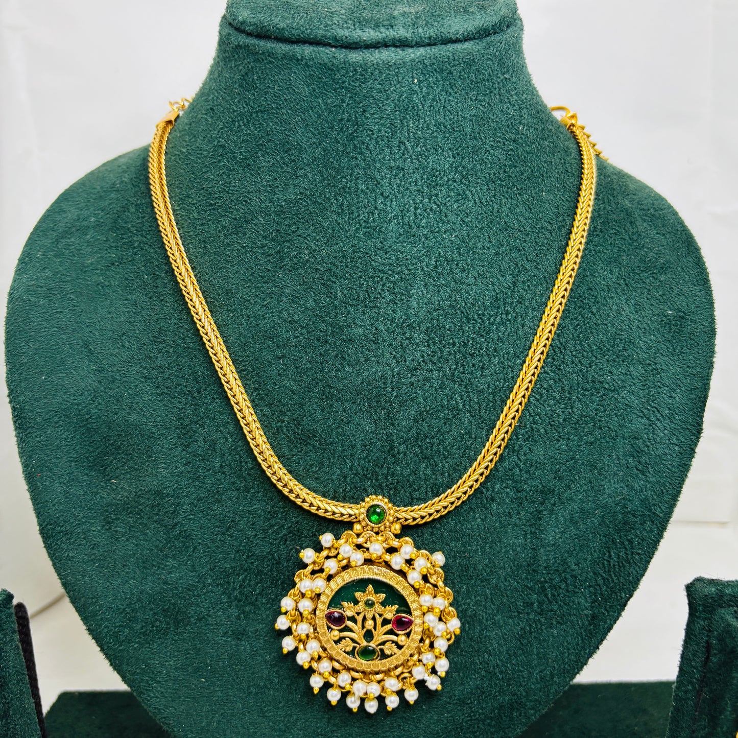 Cluster Beads Pendant Set