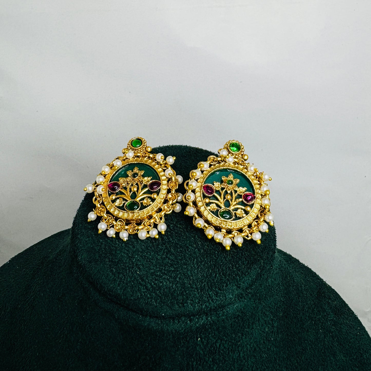 Cluster Beads Pendant Set