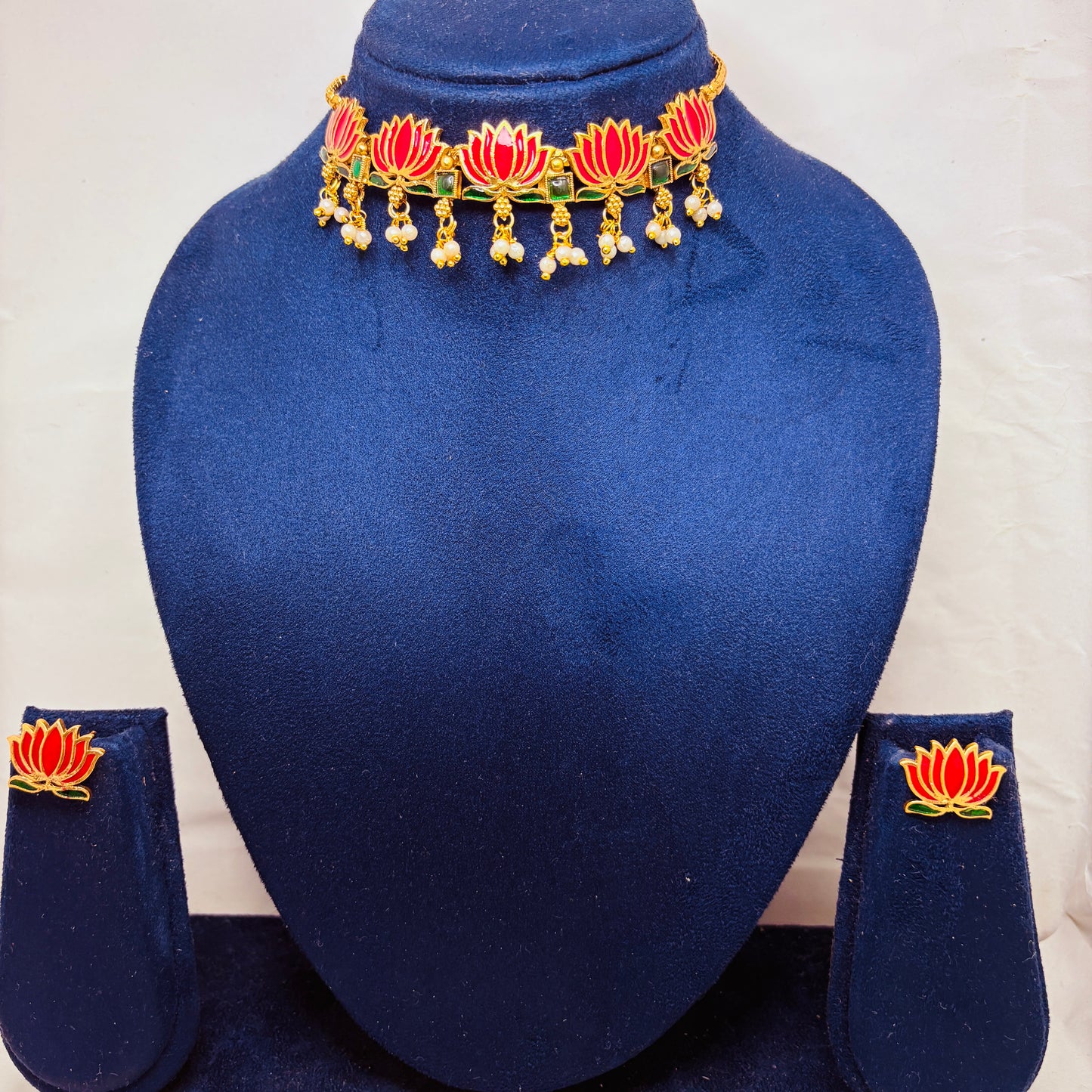 Padma necklace with beads