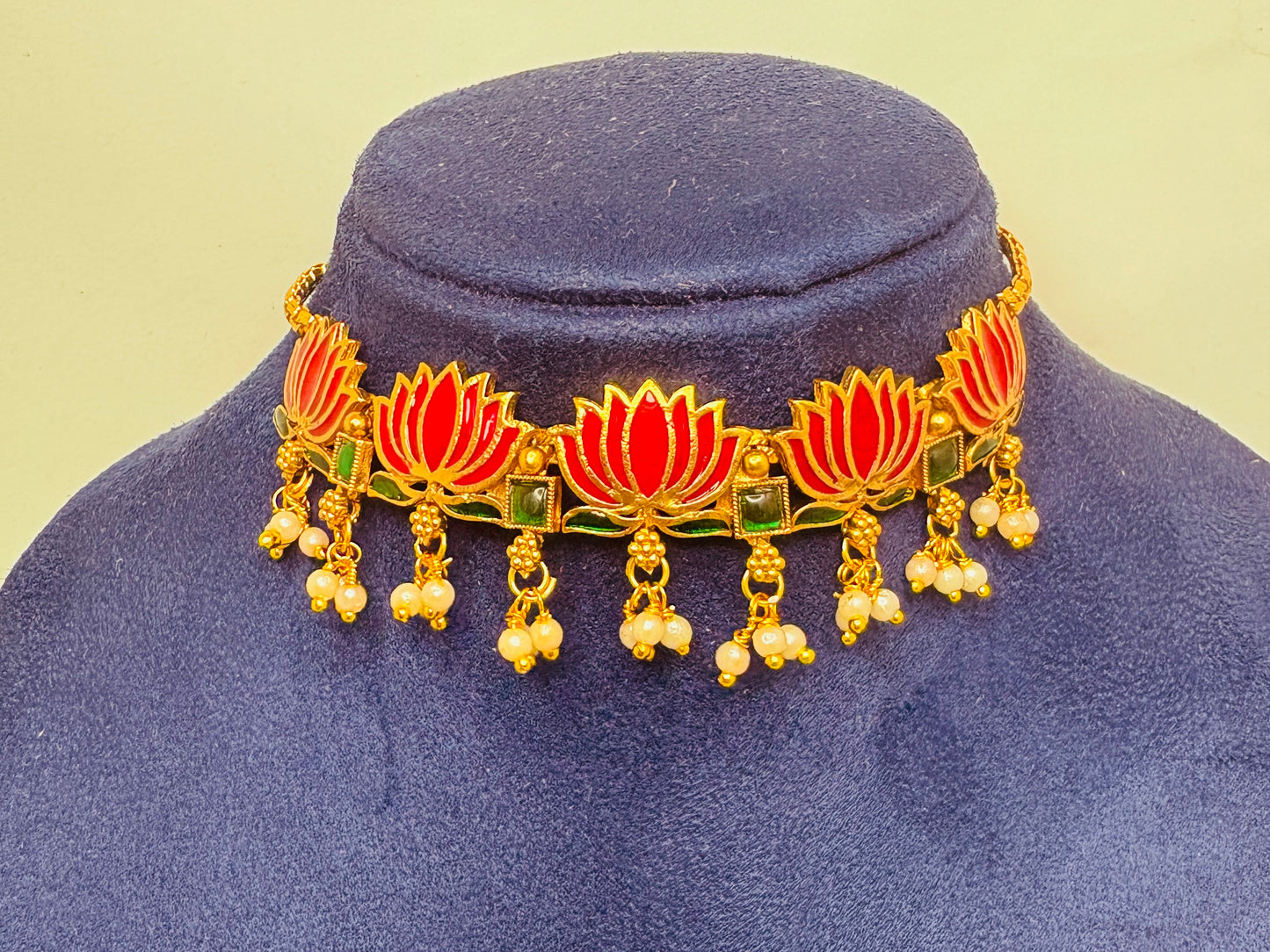 Padma necklace with beads