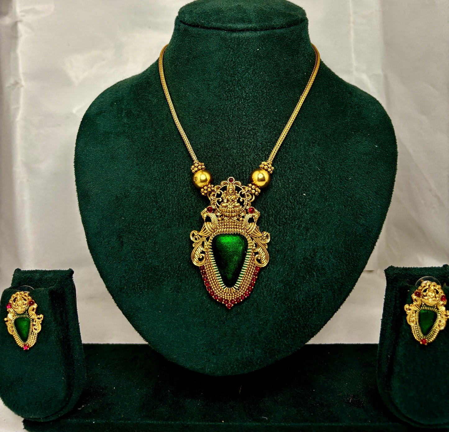 Nagapadam pendant